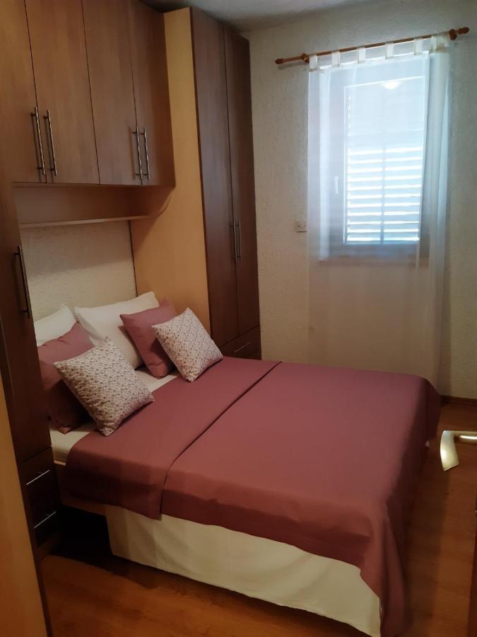 Apartment Margareta Njivice Bagian luar foto