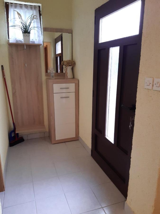 Apartment Margareta Njivice Bagian luar foto