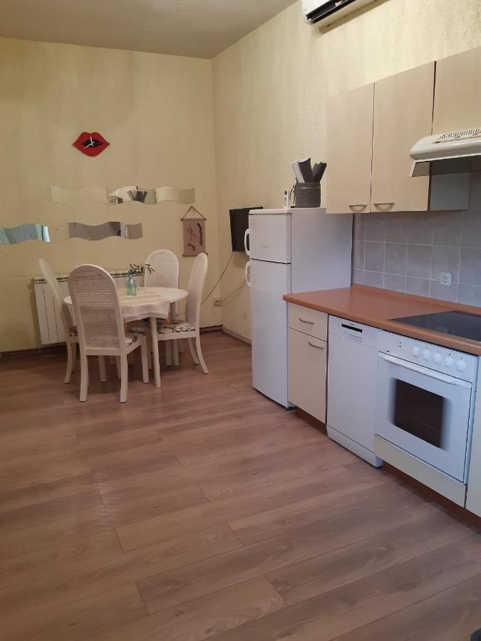 Apartment Margareta Njivice Bagian luar foto