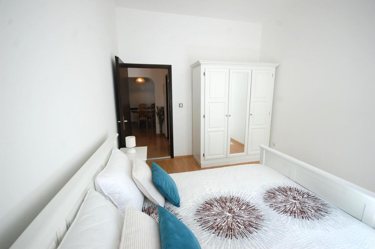 Apartment Margareta Njivice Bagian luar foto